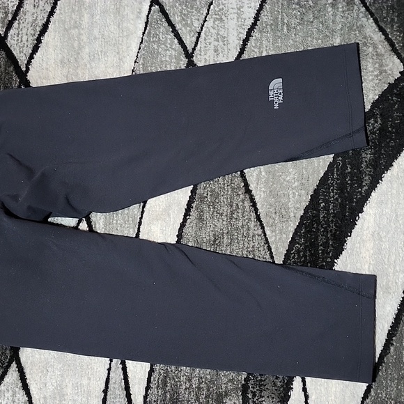 THE NORTH FACE FLASHDRY BLACK LOGO POCKET CAPRI LEGGINGS LARGE - Picture 11 of 13